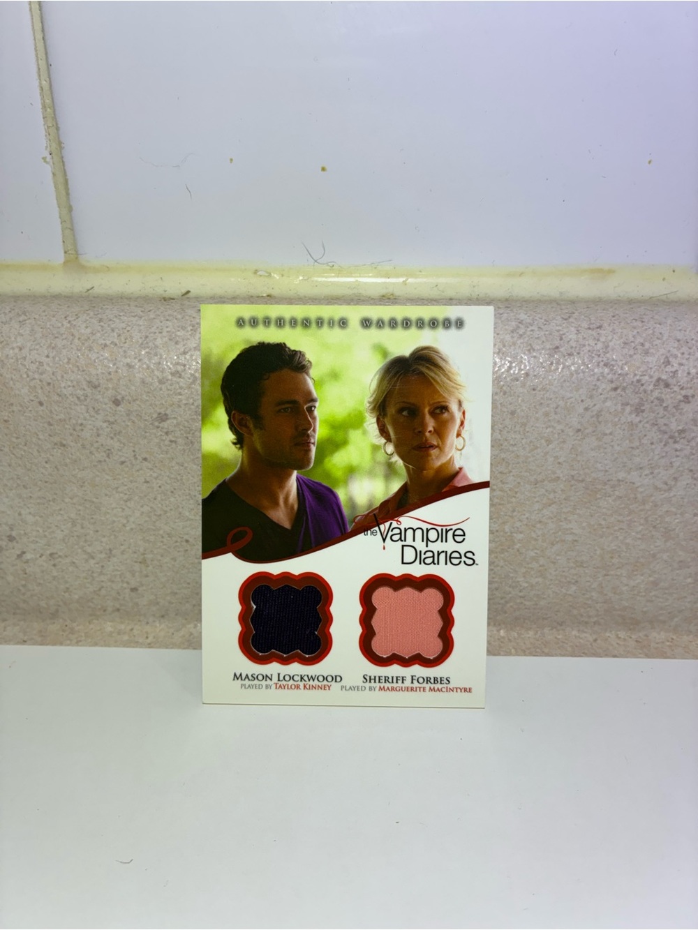 Cryptozoic The Vampire Diaries Season 2 Dual Wardrobe DM1 Mason & Sheriff Forbes